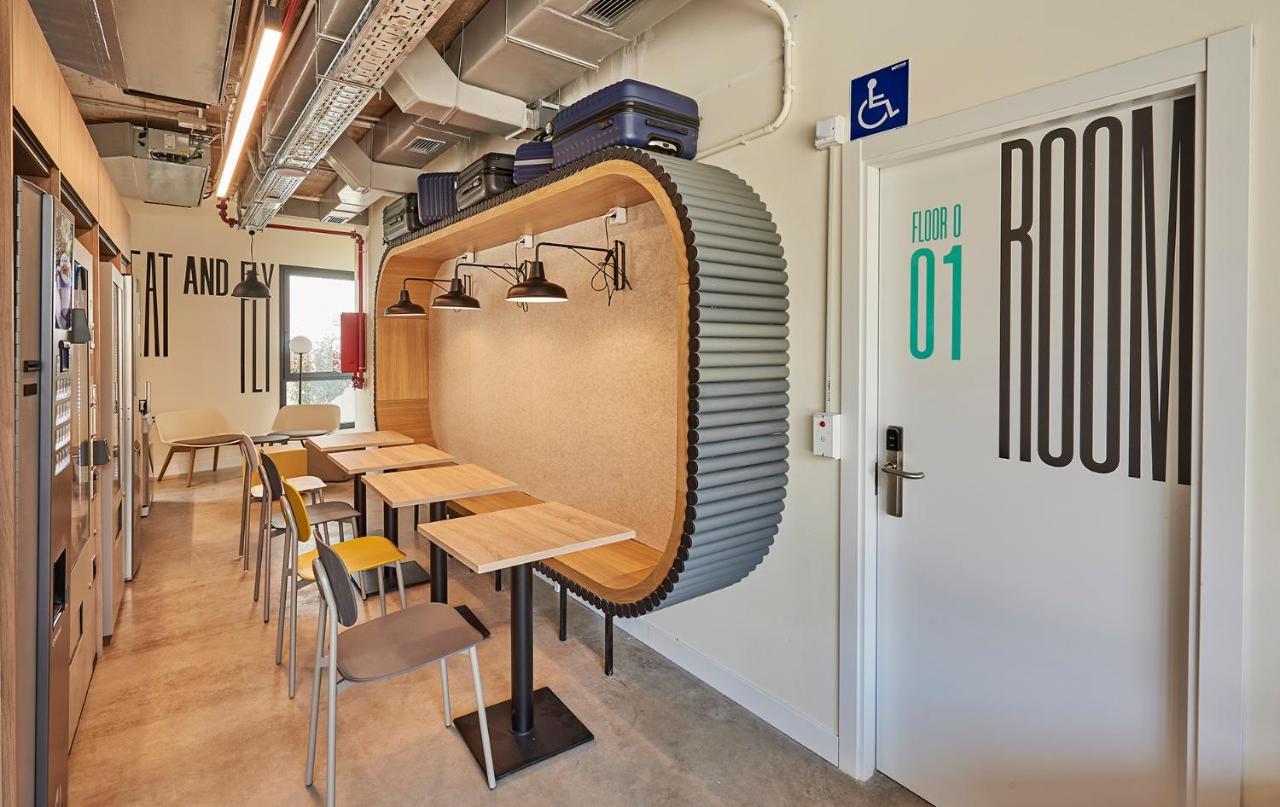 Hostelfly Madrid Esterno foto