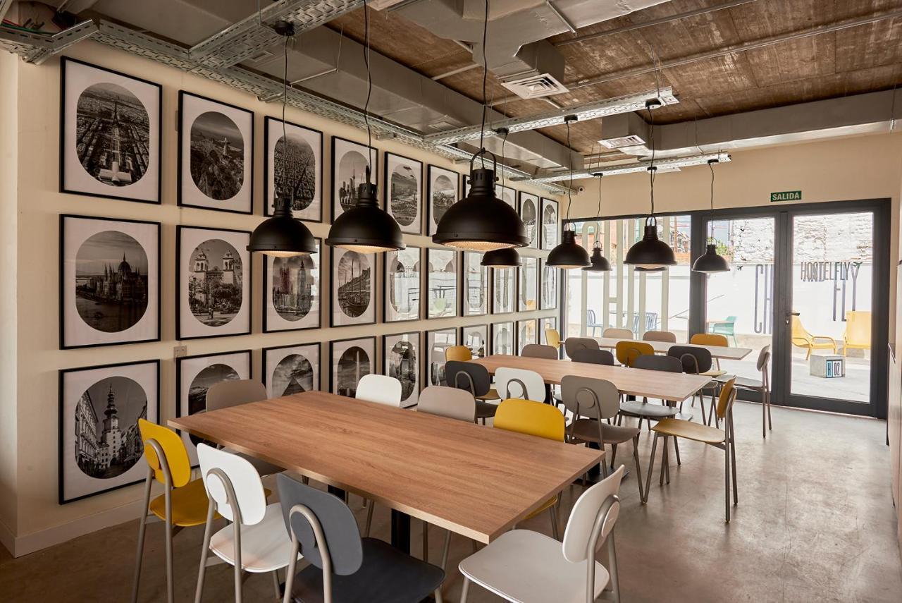 Hostelfly Madrid Esterno foto